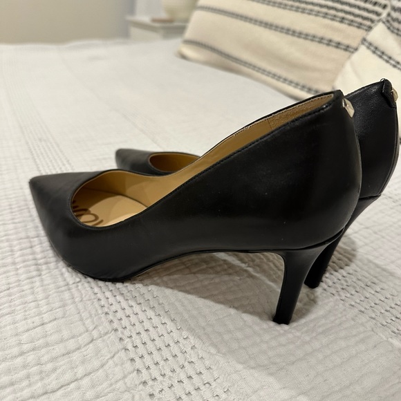 Sam Edelman black pumps - Picture 3 of 10